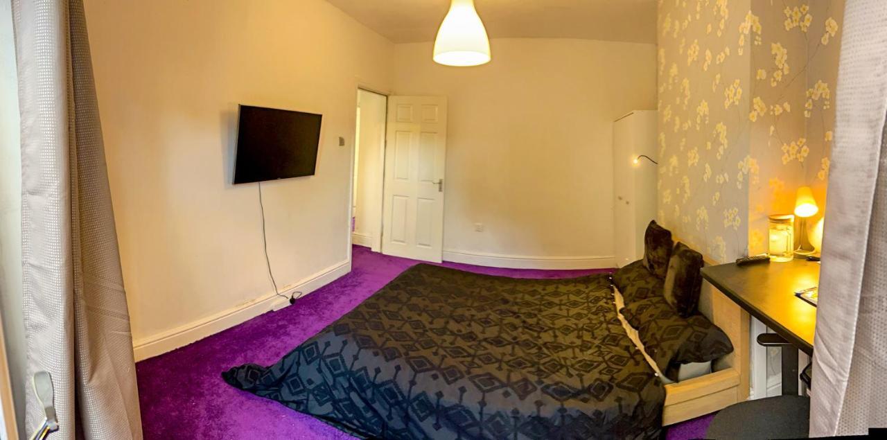 Wolves Living Bed and Breakfast Bushbury Exterior foto